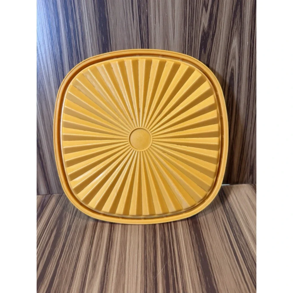 Vintage Tupperware 839-3 Harvest Gold Square Replacement Lid Sunburst Pattern